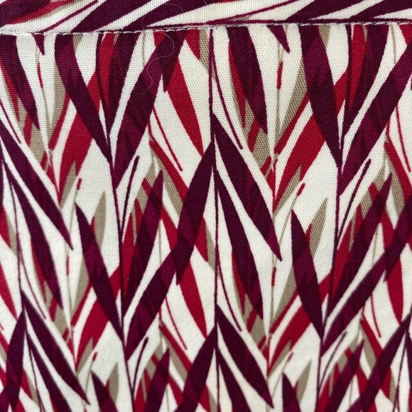 Worthington Red & Pink Mid Knee Length Skirt Modern Geometric size 12 EUC - Picture 3 of 6